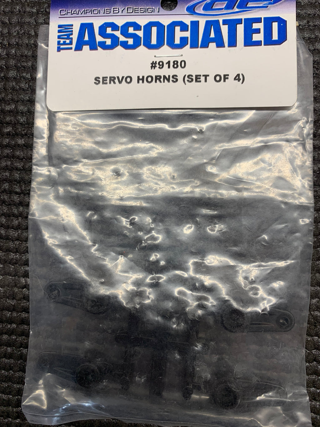 TEAM ASSOCIATED B4 B44 SERVO HORN SET