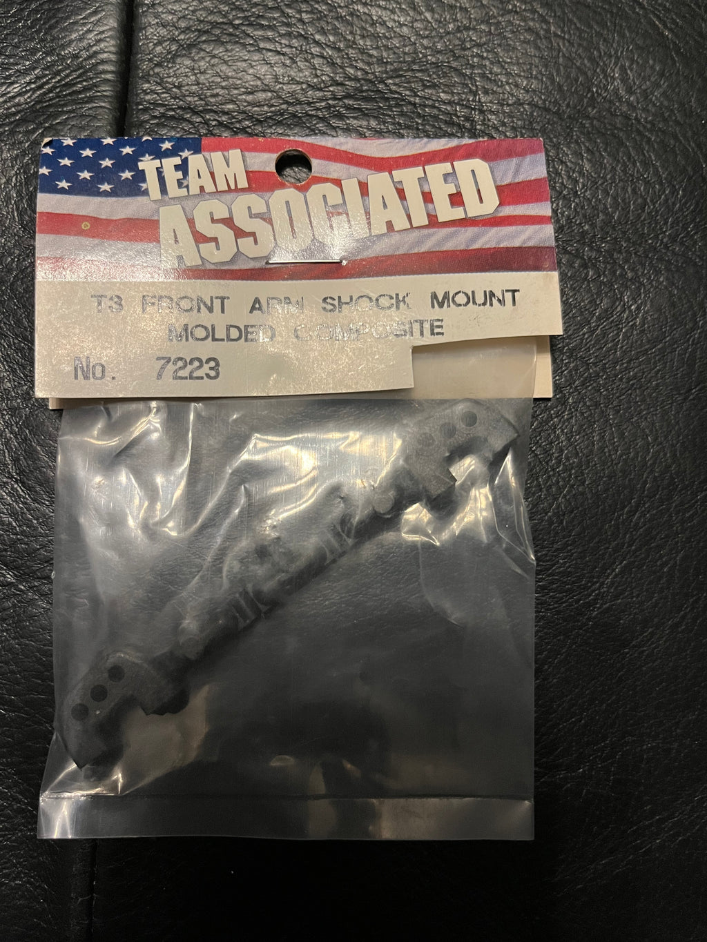 TEAM ASSOCIATED T3 FRONT ARM SHOCK MOUNT