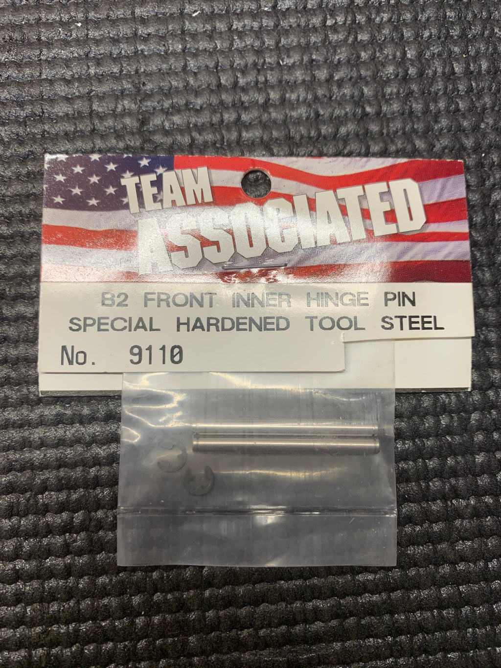 TEAM ASSOCIATED B2 FRONT INNER HINGE PINS