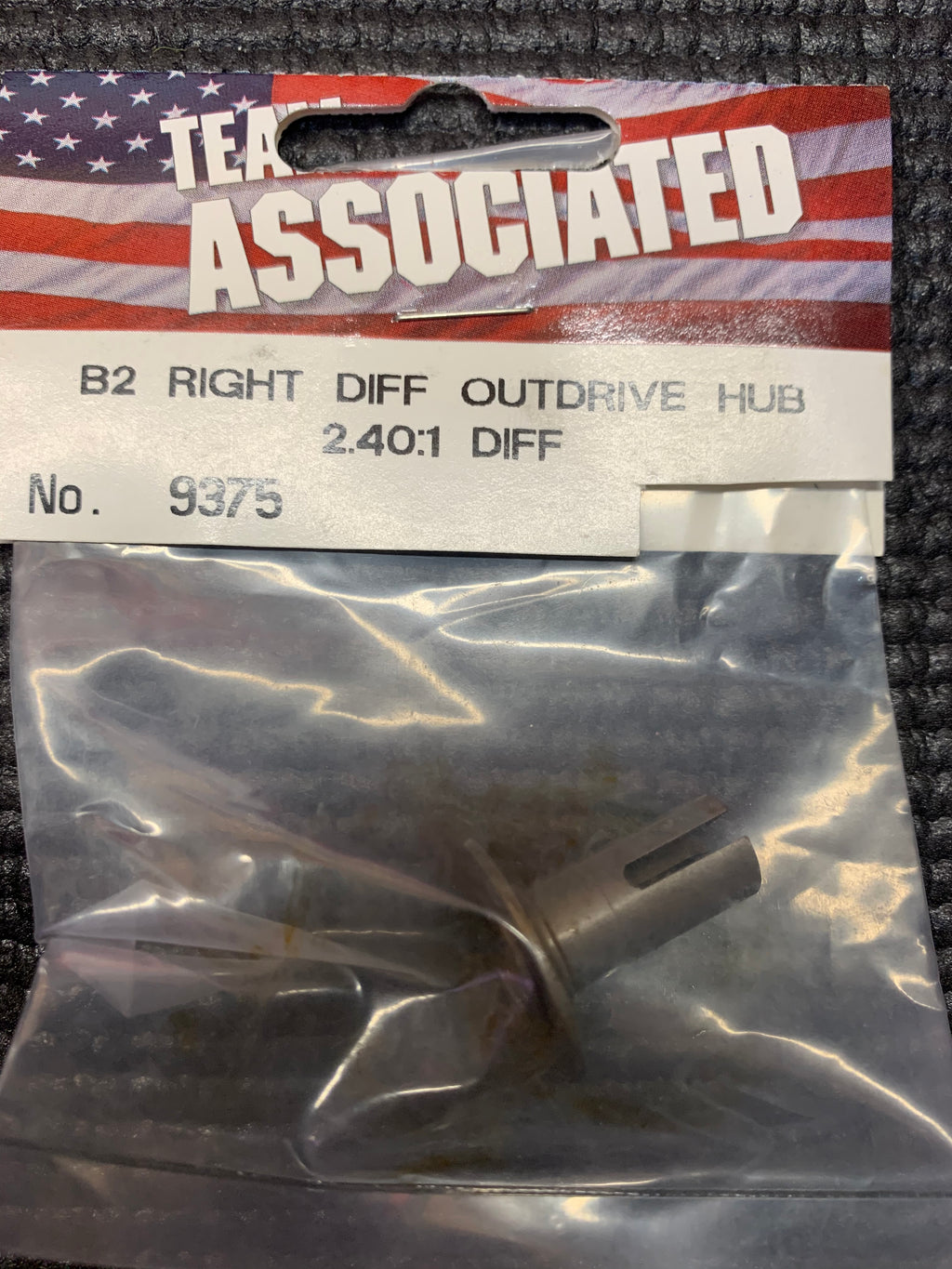 TEAM ASSOCIATED B2 RIGHT DIFF OUTDRIVE 2.40.1