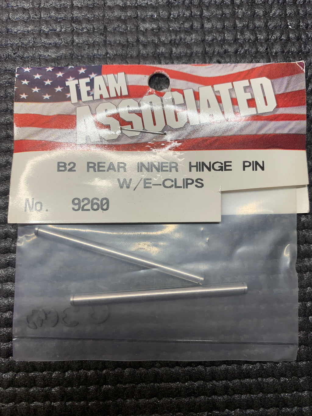 TEAM ASSOCIATED B2 INNER REAR HINGE PINS